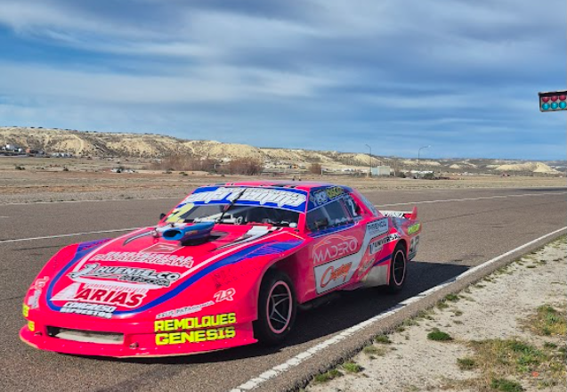 Acción en la Fecha 8 del Zonal en el Autódromo Mar y Valle